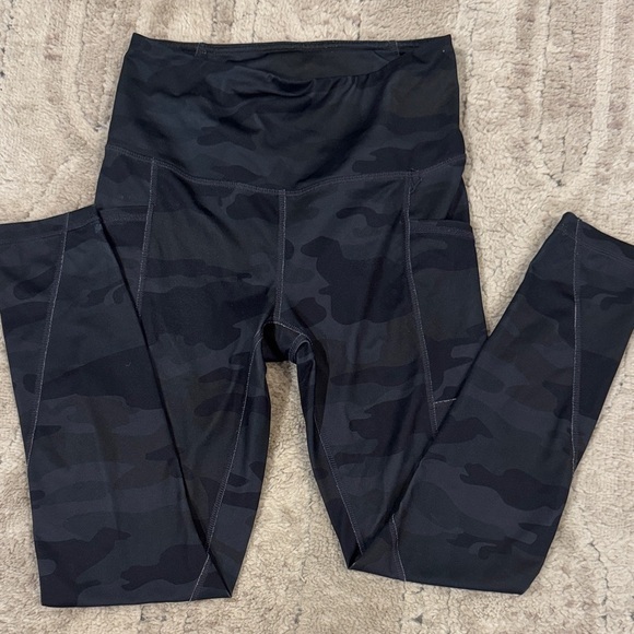 Reebok Pants - Reebok Women’s Black Camouflage Leggings Size XS